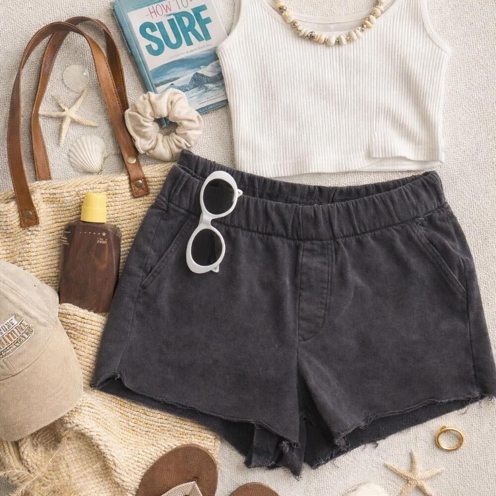 Pacsun Women's Black and Grey Shorts